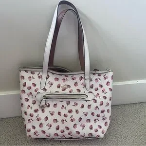 激安！ Coach Taylor Cross Stitch Floral 上質レザーTote Coach Taylor Tote With Floral Bloom Print Zip Tote Bag 27165